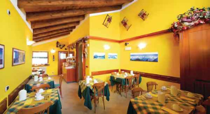 Hotel Du Glacier, La Thuile ski chalet, image 3